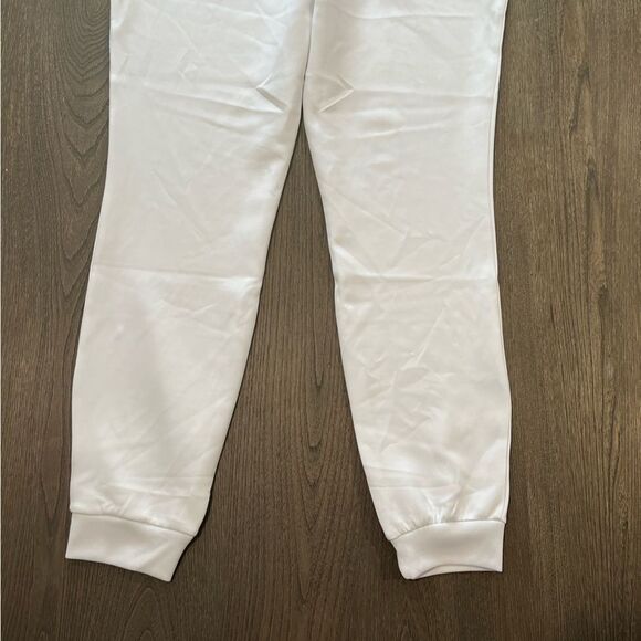 NWOT Guess White Cropped Jogger Sweatpants Size M - Picture 8 of 9